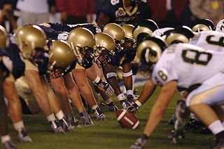 320px-2005PoinsettaBowl-Navy-LOS