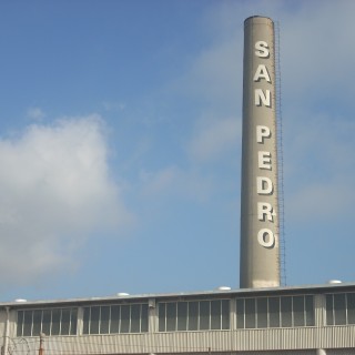 San Pedro, Los Angeles, CA incinerator chimney, Gaffey Street author: Jengod